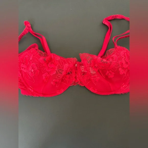 Victoria's Secret Lace Bra Trio - Black, Red, and Ivory 34 D Sexy - Picture 3 of 6